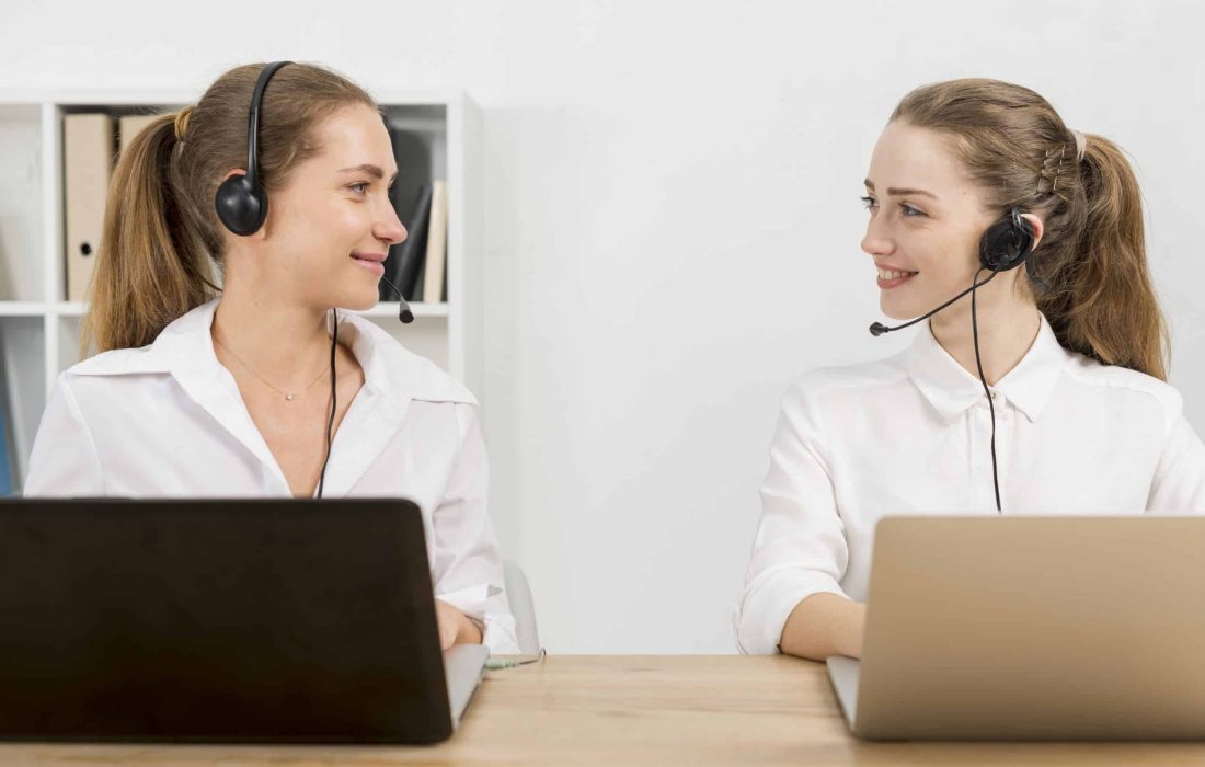 women-working-call-center